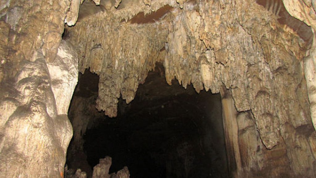 Kotamsar Caves