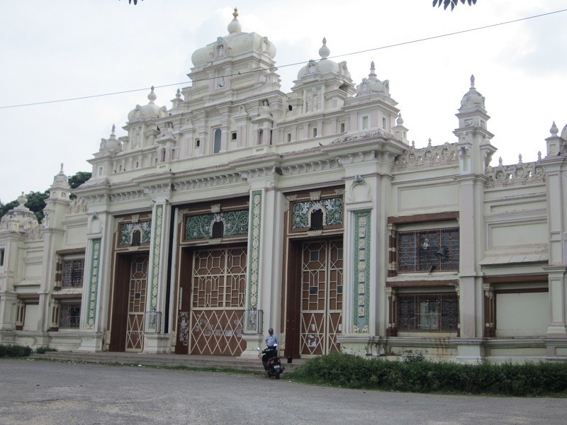 Jaganmohan Palace Art Gallery And Auditorium